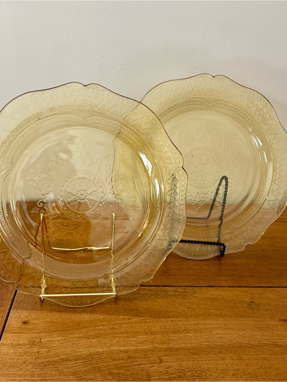 Scalloped Amber depression, glass plates
